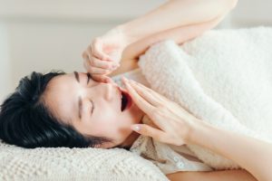 睡眠不足はダイエットの敵!?